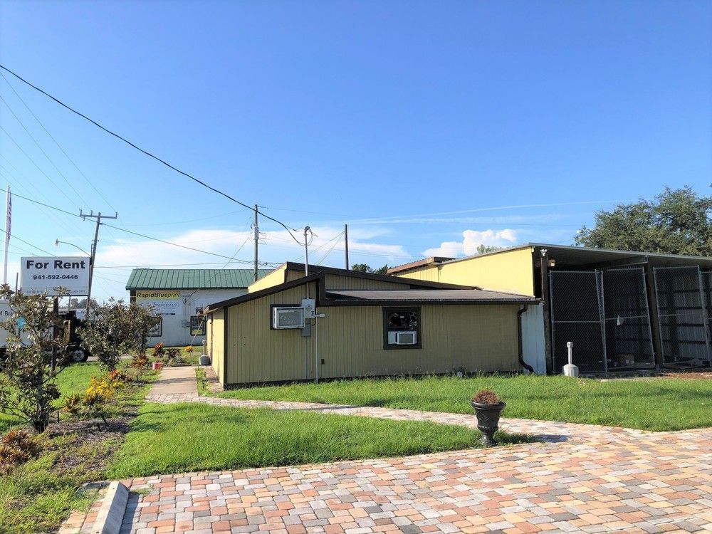Seller Financing w/ Ample Land and Stand Along Building: 2228 9th St W, Bradenton, FL 34205